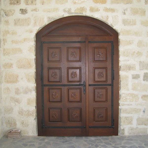  Carved door