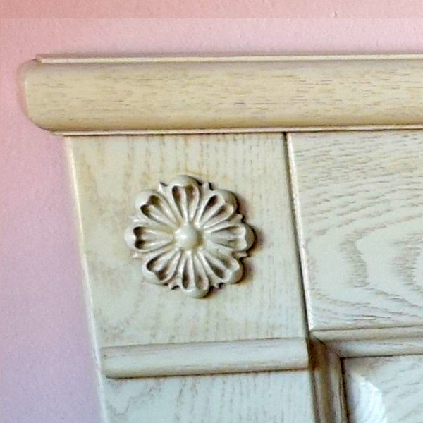  Cabinet furniture - with ornaments