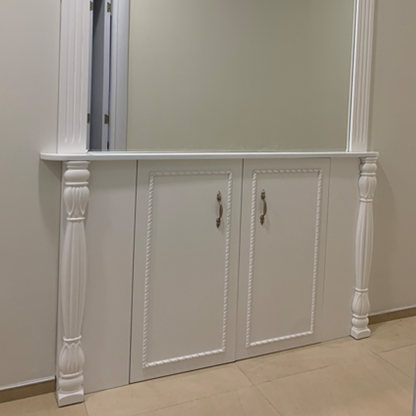  Cabinet furniture - with ornaments